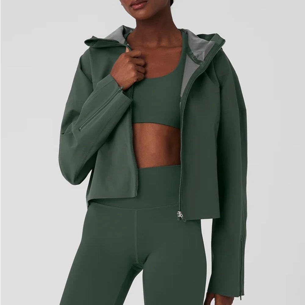 Alo Yoga Raincoat Brand New- Rain or Shine